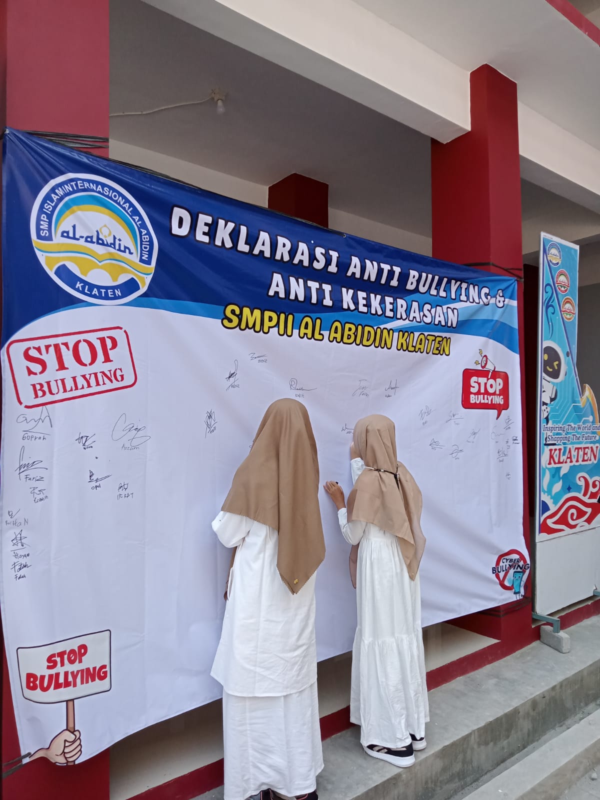 SMP Klaten, SMP Terbaik di Klaten, SMP Internasional Terbaik di Klaten, SMP Islam Terbaik di Klaten, SMP Tahfidz Terbaik di Klaten, SMP Swasta Terbaik di Klaten, SMP Favorit di Klaten, PPDB SMP di Klaten, PPDB SMP Klaten, Pendaftaran SMP di Klaten, SMP boarding di Klaten, SMP Asrama di Klaten, SMP Unggulan di Klaten, Sekolah Internasional Terbaik di Klaten, Sekolah Islam Terbaik di Klaten, Sekolah Tahfidz Terbaik di Klaten, Sekolah Swasta Terbaik di Klaten, Sekolah Favorit di Klaten, Sekolah Unggulan di Klaten, Sekolah boarding di Klaten, Sekolah Asrama di Klaten, boarding school di klaten, SMP terbaik di Jawa Tengah, SMP Islam terbaik di Jawa Tengah, SMP Swasta terbaik di Jawa Tengah, SMP Unggulan di Jawa Tengah, SMP Favorit di Jawa Tengah, SMP Internasional di Jawa Tengah